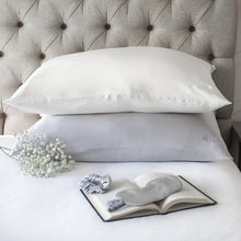 Load image into Gallery viewer, Duo Silk Pillowcase Set - Misty Silver
